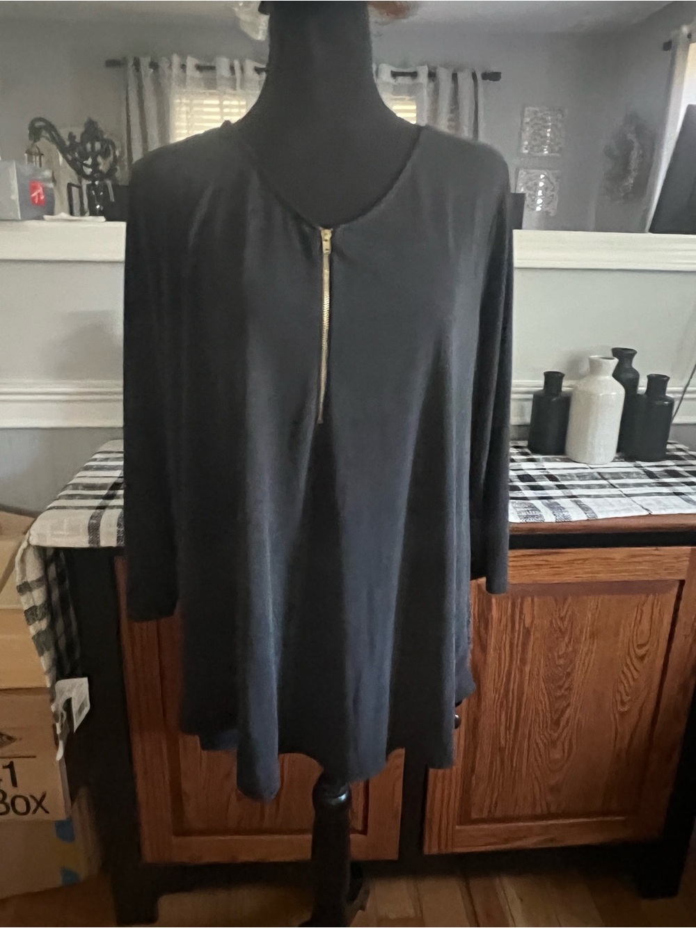 Green Envelope Black Long Sleeve Top with Gold Zip